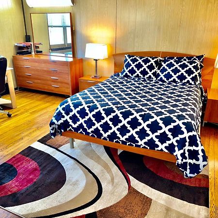 Lga Airport 3 Mins, 3 Bedroom Duplex House, Parking And Private Backyard, 9Mins Subway! New York Exteriör bild