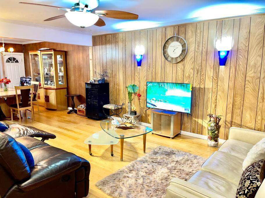 Lga Airport 3 Mins, 3 Bedroom Duplex House, Parking And Private Backyard, 9Mins Subway! New York Exteriör bild