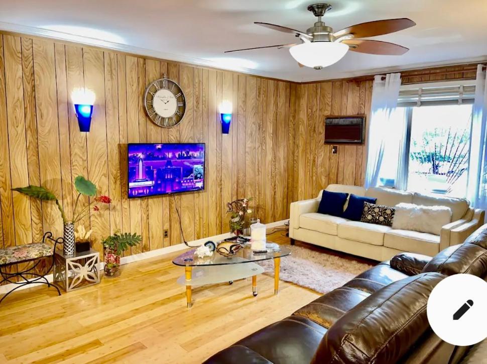 Lga Airport 3 Mins, 3 Bedroom Duplex House, Parking And Private Backyard, 9Mins Subway! New York Exteriör bild